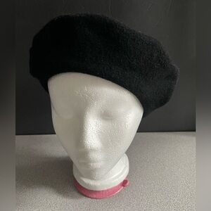 Vintage Classic Black Wool Beret